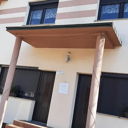 Apartma Tara